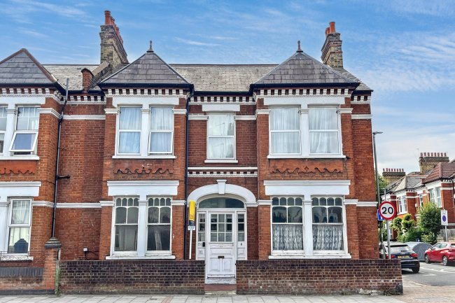 90-92 Tooting Bec Road, Tooting Bec, London SW17 8BG 12