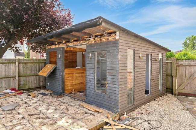 217 Windsor Street MK12 5DS & 84 Gloucester Road, Wolverton, Milton Keynes, MK12 5DX 10