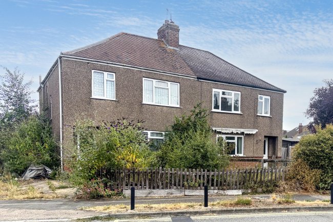 217 Windsor Street MK12 5DS & 84 Gloucester Road, Wolverton, Milton Keynes, MK12 5DX 10