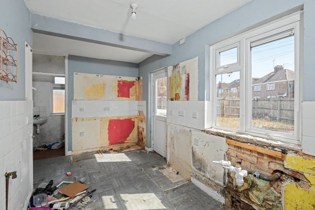 217 Windsor Street MK12 5DS & 84 Gloucester Road, Wolverton, Milton Keynes, MK12 5DX 10