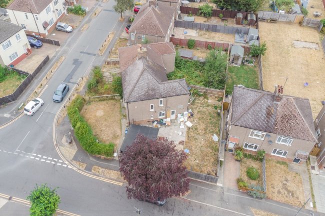 217 Windsor Street MK12 5DS & 84 Gloucester Road, Wolverton, Milton Keynes, MK12 5DX 2