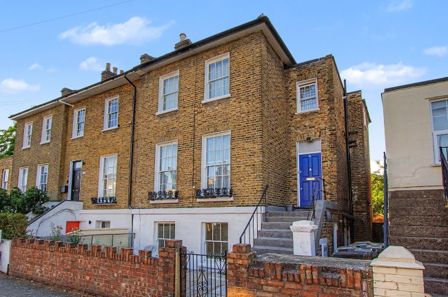 Flat A, 9 Stamford Road, Hackney, London, N1 4JP 10