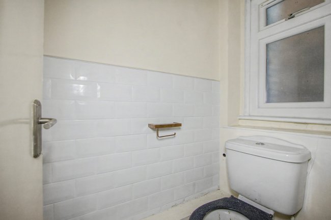Flat A, 9 Stamford Road, Hackney, London, N1 4JP 10