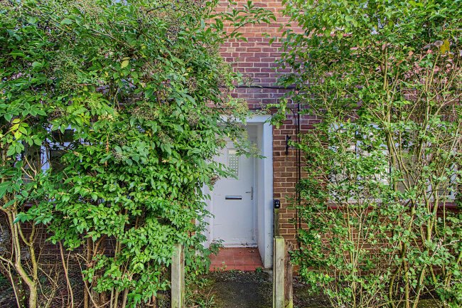 1 Newcombe Path, Shenley, Radlett WD7 9EL 18