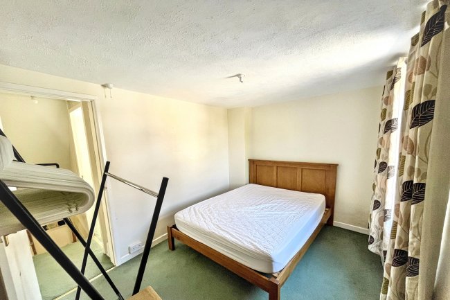 10 South Street, Crewkerne, South Somerset, TA18 8DA 3