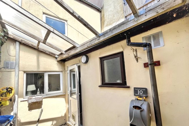 10 South Street, Crewkerne, South Somerset, TA18 8DA 3