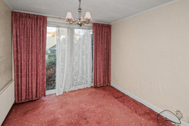 172 Havering Road, Romford  RM1 4TD 18