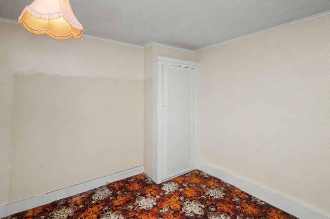 172 Havering Road, Romford  RM1 4TD 18