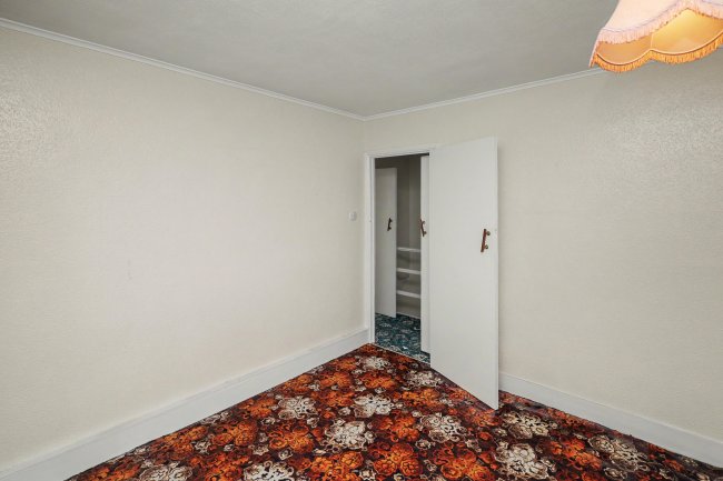 172 Havering Road, Romford  RM1 4TD 18