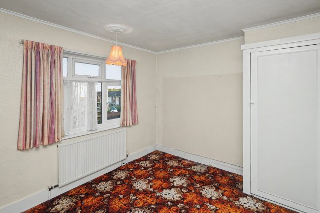 172 Havering Road, Romford  RM1 4TD 18