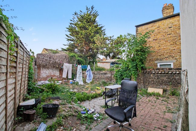 First Floor Flat, 1 Frith Road, Leyton, London E11 4EX 10