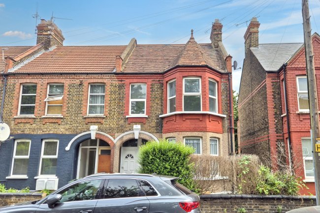 53 Perth Road, Leyton, London, E10 7PA 9