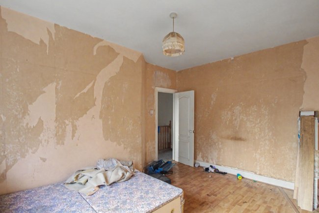 23 Hale End Road, Walthamstow, London E17 4BG 8