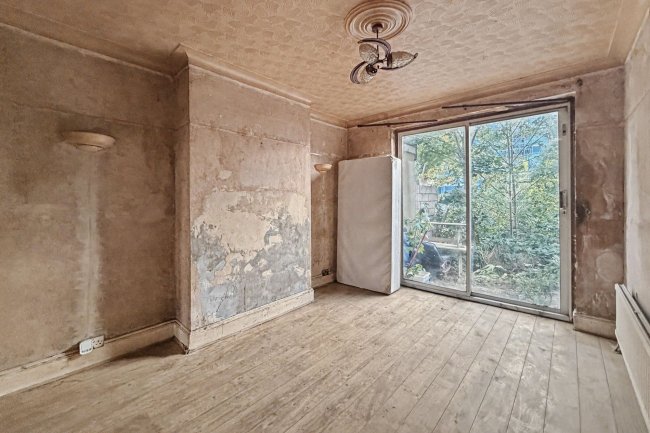 23 Hale End Road, Walthamstow, London E17 4BG 8