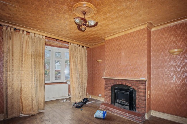 23 Hale End Road, Walthamstow, London E17 4BG 8