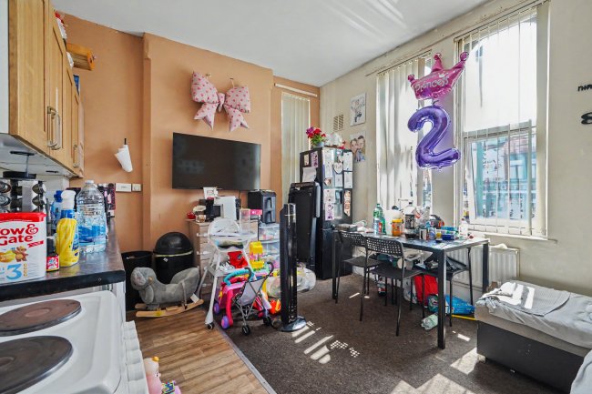 Flats 1-4, 406 Alfreton Road, Nottingham NG7 5NG 4