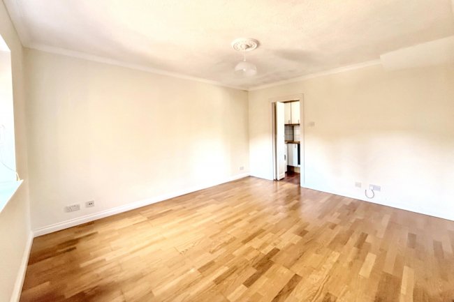 Flat 3, The Old Mill, Northgate, Chichester, PO19 1BP 9