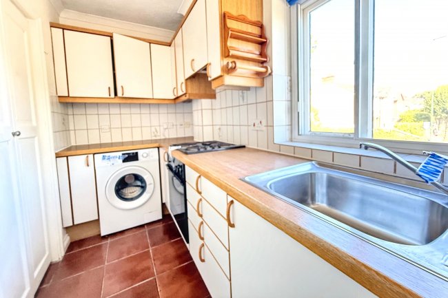 Flat 3, The Old Mill, Northgate, Chichester, PO19 1BP 9