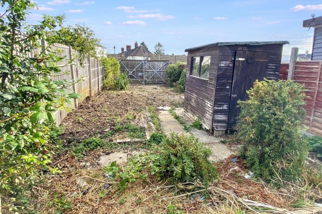 170 Wood Lane, Chippenham, Wiltshire, SN15 3EE 4