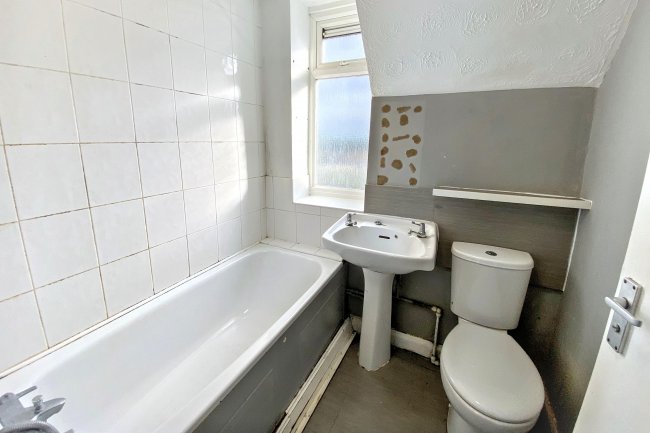 170 Wood Lane, Chippenham, Wiltshire, SN15 3EE 4