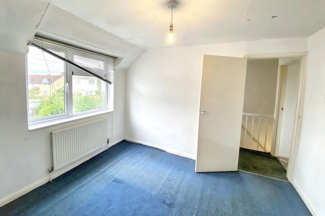 19 Corn Gastons, Malmesbury, Wiltshire, SN16 0DP 15