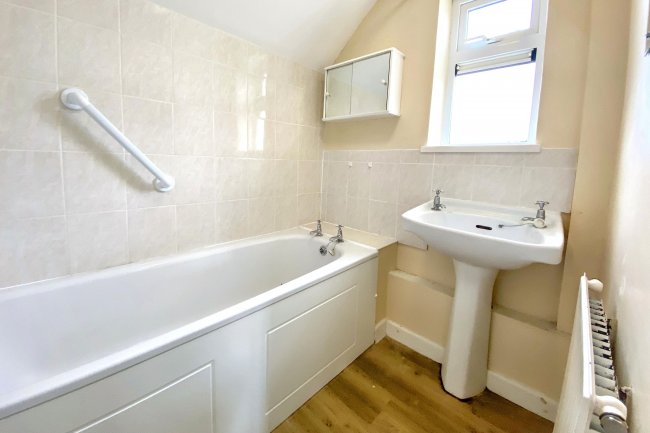 19 Corn Gastons, Malmesbury, Wiltshire, SN16 0DP 15