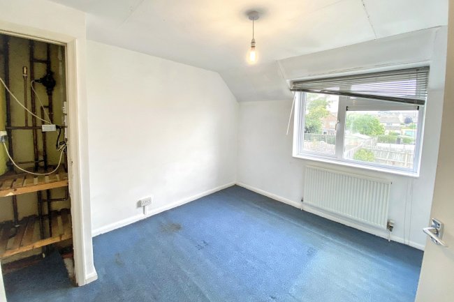19 Corn Gastons, Malmesbury, Wiltshire, SN16 0DP 15