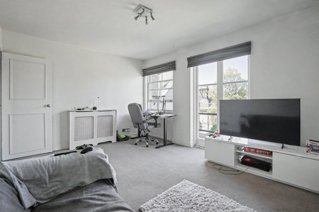 Flat 1, 21 Streatham Common North, Streatham, SW16 3HJ 10