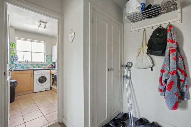 Flat 1, 21 Streatham Common North, Streatham, SW16 3HJ 10