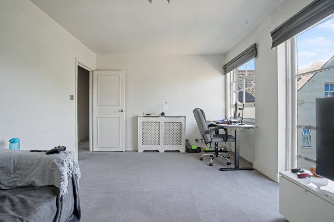 Flat 1, 21 Streatham Common North, Streatham, SW16 3HJ 10