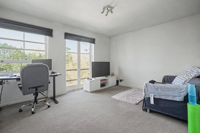 Flat 1, 21 Streatham Common North, Streatham, SW16 3HJ 10