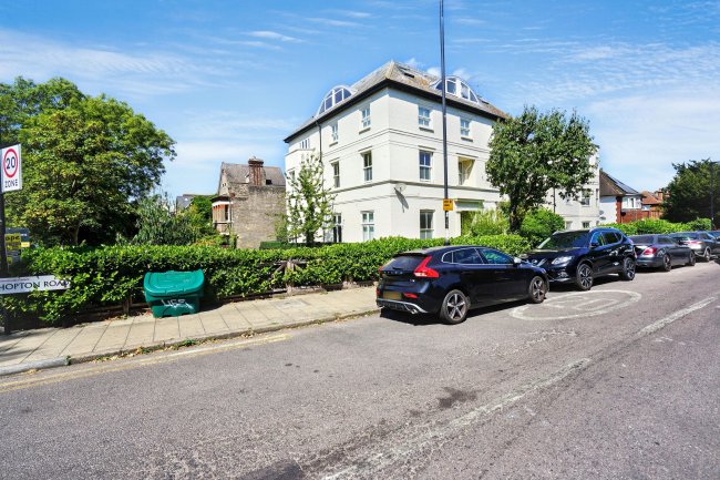 Flat 1, 21 Streatham Common North, Streatham, SW16 3HJ 10