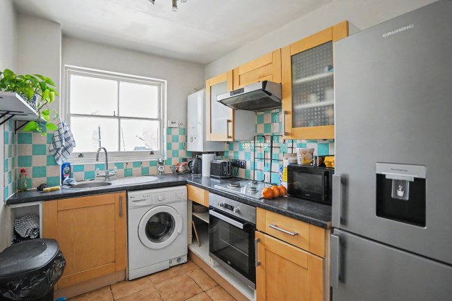 Flat 1, 21 Streatham Common North, Streatham, SW16 3HJ 10