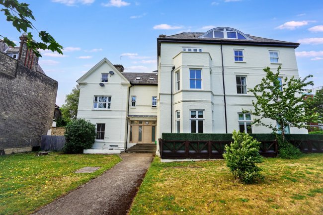 Flat 1, 21 Streatham Common North, Streatham, SW16 3HJ 10