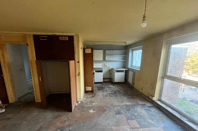 Flat 15, Vine Court, Burwood Road, Hersham, KT12 4AQ 69