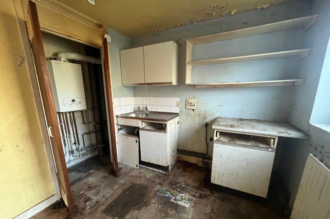 Flat 15, Vine Court, Burwood Road, Hersham, KT12 4AQ 69