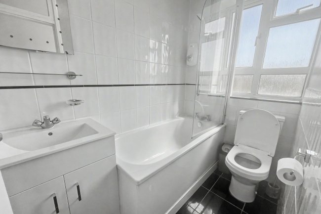 Flat 3 Shackleton Court, Croxted Road, Dulwich, London SE21 8RS 5