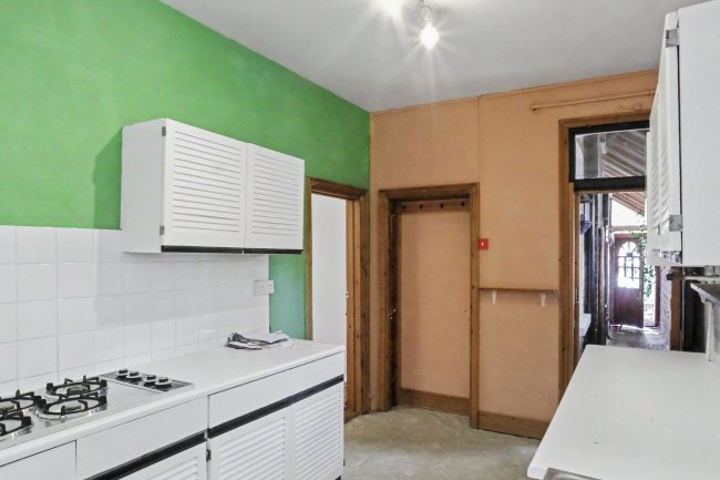 22a Grosvenor Road, Twickenham, Middlesex, TW1 4AE 4