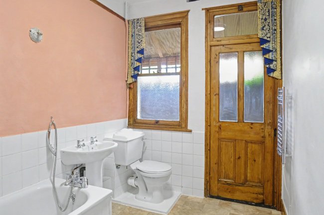 22a Grosvenor Road, Twickenham, Middlesex, TW1 4AE 4