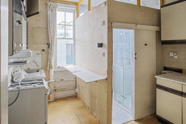 24 Warwick Chambers, Pater Street, Kensington, London, W8 6EN 3