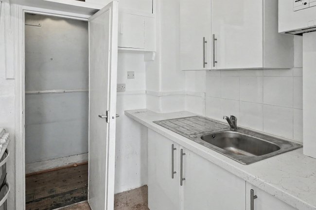 63 Sandwich House, Bloomsbury, London, WC1H 9PP 9