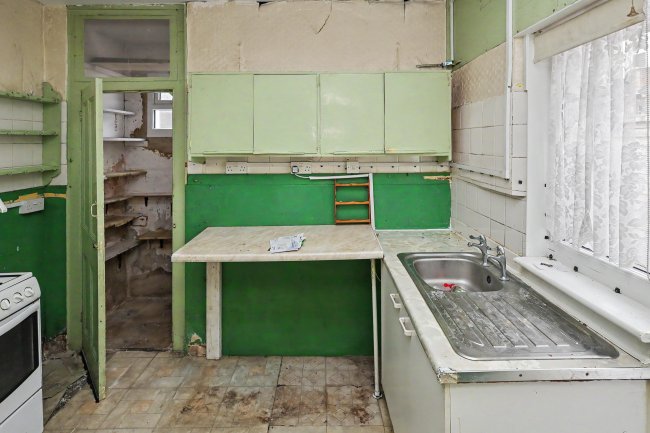 179 Gainsborough Avenue, Manor Park, London, E12 6JN 5