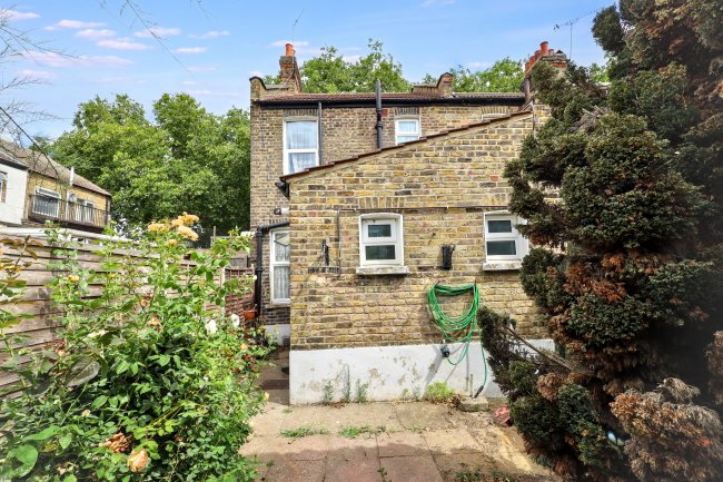 179 Gainsborough Avenue, Manor Park, London, E12 6JN 5