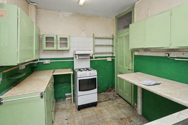 179 Gainsborough Avenue, Manor Park, London, E12 6JN 5