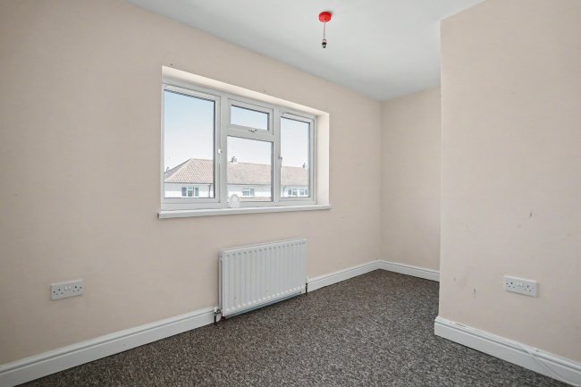 32 32A & 32B Gosden Road, Littlehampton, BN17 6DY 6