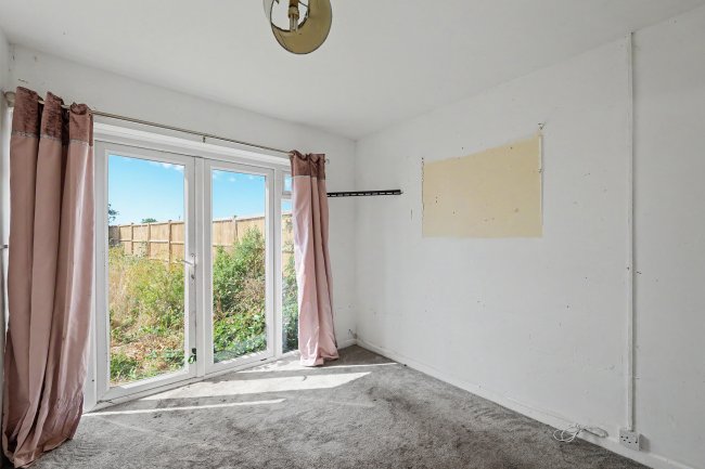 32 32A & 32B Gosden Road, Littlehampton, BN17 6DY 6