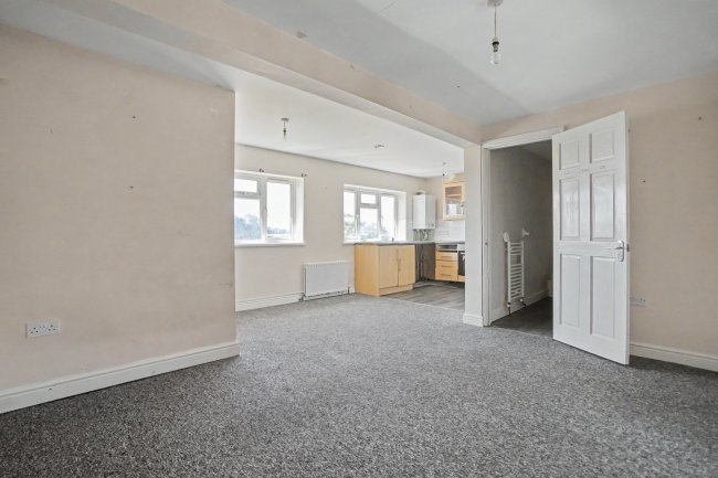 32 32A & 32B Gosden Road, Littlehampton, BN17 6DY 6