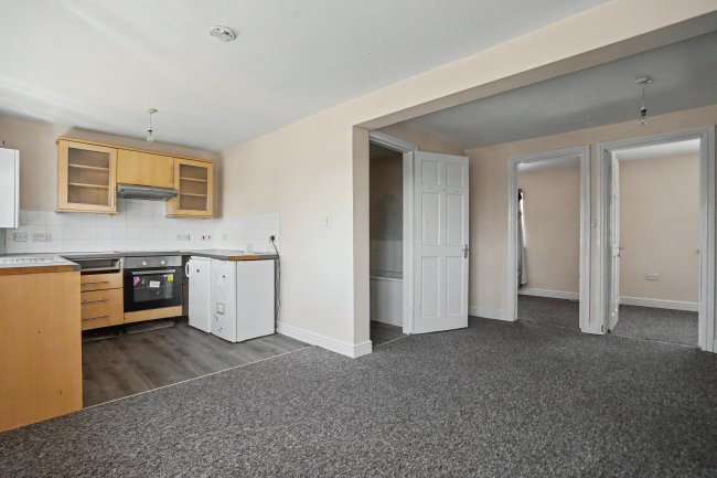 32 32A & 32B Gosden Road, Littlehampton, BN17 6DY 6