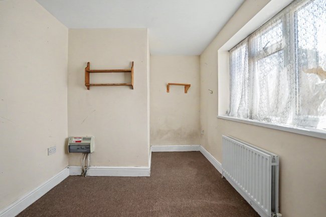 32 32A & 32B Gosden Road, Littlehampton, BN17 6DY 6