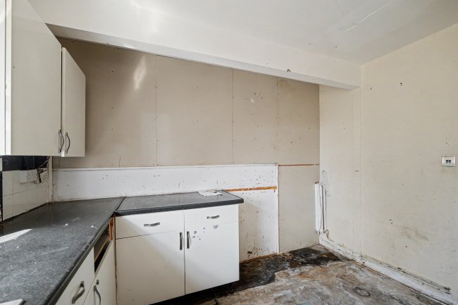 32 32A & 32B Gosden Road, Littlehampton, BN17 6DY 6